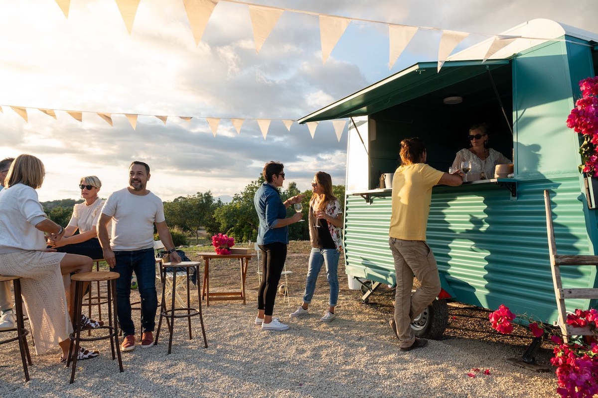 Step-by-Step Guide to Organizing a Class Reunion
